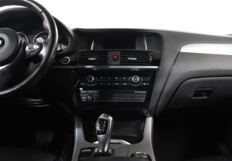 Подержанный автомобиль BMW X4 2018 года (14 фото)