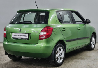 Подержанный автомобиль Skoda Fabia Hatchback 2013 года (5 фото)