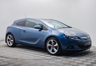Подержанный автомобиль Opel Astra Hatchback 2013 года (7 фото)