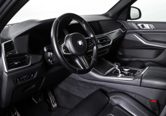 Подержанный автомобиль BMW X5 2019 года (15 фото)