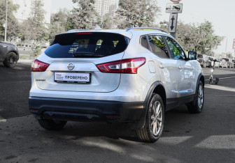 Подержанный автомобиль Nissan Qashqai 2017 года (4 фото)