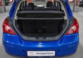 Подержанный автомобиль Nissan Tiida Hatchback 2007 года (10 фото)