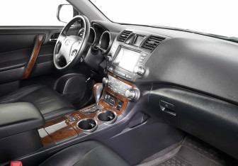 Подержанный автомобиль Toyota Highlander 2012 года (6 фото)