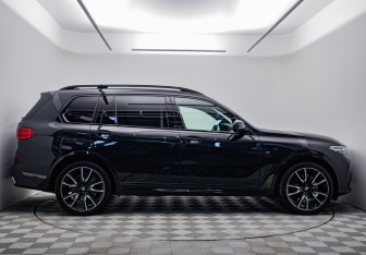 Подержанный автомобиль BMW X7 2019 года (4 фото)