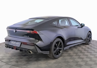 Подержанный автомобиль Changan UNI-V 2022 года (5 фото)