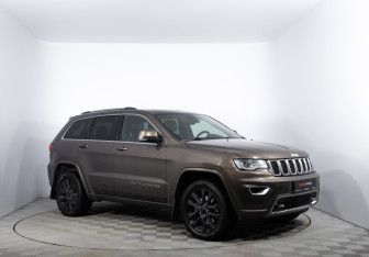 Подержанный автомобиль Jeep Grand Cherokee 2018 года (3 фото)