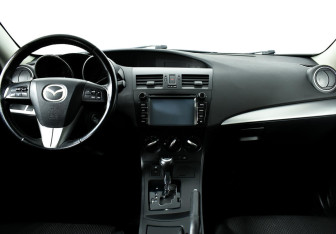 Подержанный автомобиль Mazda 3 Sedan 2012 года (8 фото)