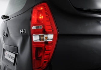 Подержанный автомобиль Hyundai H-1 2018 года (23 фото)