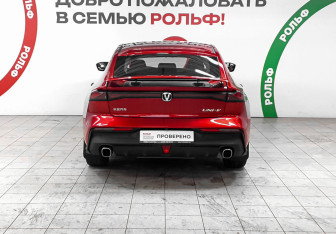Подержанный автомобиль Changan UNI-V 2023 года (5 фото)