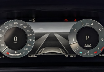 Подержанный автомобиль Land Rover Range Rover Velar 2023 года (16 фото)