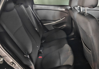 Подержанный автомобиль Hyundai Solaris Sedan 2012 года (15 фото)