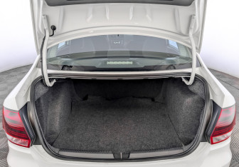 Подержанный автомобиль Volkswagen Polo Sedan 2019 года (10 фото)