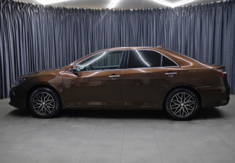 Подержанный автомобиль Toyota Camry Sedan 2017 года (8 фото)