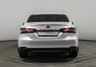 Подержанный автомобиль Toyota Camry Sedan 2021 года (6 фото)