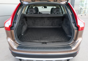 Подержанный автомобиль Volvo XC60 2012 года (9 фото)