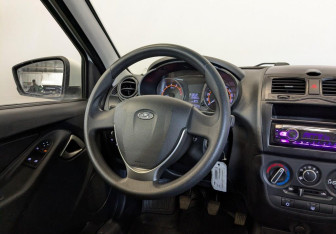 Подержанный автомобиль LADA (ВАЗ) Granta Sedan 2023 года (22 фото)