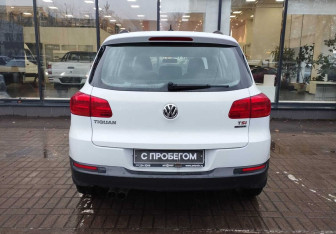 Подержанный автомобиль Volkswagen Tiguan 2014 года (7 фото)