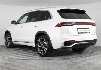 Подержанный автомобиль Geely Monjaro 2024 года (7 фото)