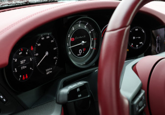 Подержанный автомобиль Porsche 911 Coupe 2023 года (22 фото)