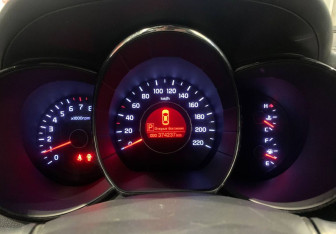 Подержанный автомобиль Kia Rio Sedan 2013 года (12 фото)