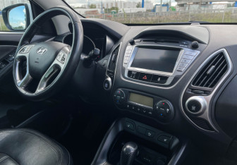 Подержанный автомобиль Hyundai ix35 2010 года (9 фото)