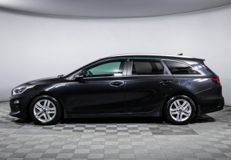 Подержанный автомобиль Kia Ceed Wagon 2019 года (8 фото)