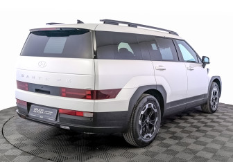 Подержанный автомобиль Hyundai Santa Fe 2024 года (5 фото)