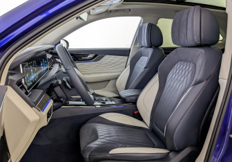 Подержанный автомобиль Hongqi HS5 2023 года (20 фото)