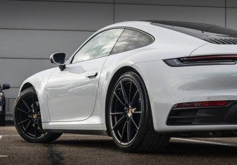 Подержанный автомобиль Porsche 911 Coupe 2020 года (11 фото)