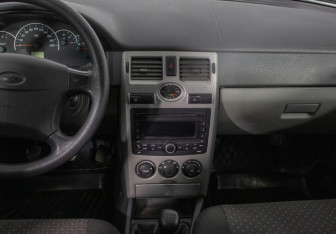 Подержанный автомобиль LADA (ВАЗ) Priora Hatchback 2011 года (14 фото)