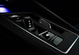 Подержанный автомобиль Volkswagen Golf Hatchback 2021 года (16 фото)