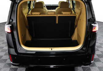 Подержанный автомобиль Voyah Dream 2023 года (10 фото)