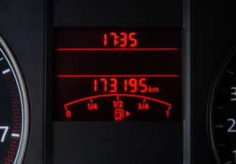 Подержанный автомобиль Volkswagen Polo Sedan 2011 года (12 фото)