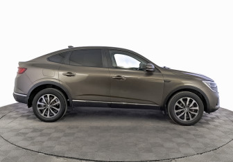 Подержанный автомобиль Renault Arkana 2021 года (4 фото)