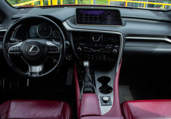 Подержанный автомобиль Lexus RX 2015 года (10 фото)
