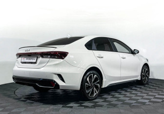 Подержанный автомобиль Kia K3 Sedan 2023 года (5 фото)