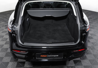 Подержанный автомобиль Voyah Free 2023 года (10 фото)