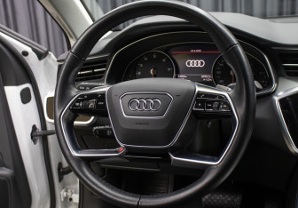 Подержанный автомобиль Audi A6 Sedan 2021 года (17 фото)
