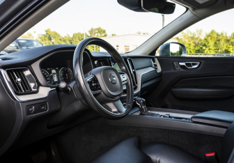 Подержанный автомобиль Volvo XC60 2021 года (9 фото)