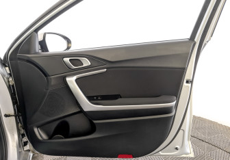 Подержанный автомобиль Kia Ceed Hatchback 2020 года (24 фото)