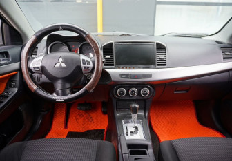 Подержанный автомобиль Mitsubishi Lancer Sedan 2008 года (12 фото)