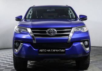Подержанный автомобиль Toyota Fortuner 2018 года (2 фото)