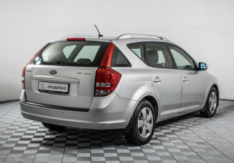 Подержанный автомобиль Kia Ceed Wagon 2012 года (5 фото)