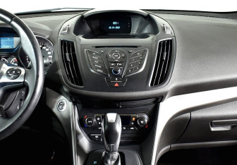 Подержанный автомобиль Ford Kuga 2016 года (10 фото)