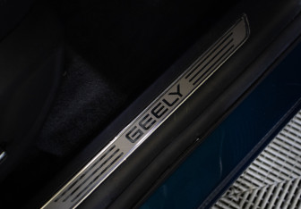 Подержанный автомобиль Geely Monjaro 2023 года (23 фото)