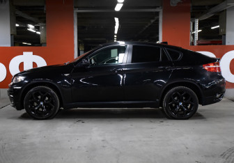 Подержанный автомобиль BMW X6 2012 года (8 фото)