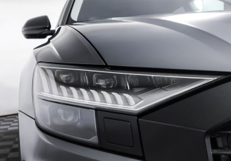 Подержанный автомобиль Audi Q8 2020 года (26 фото)