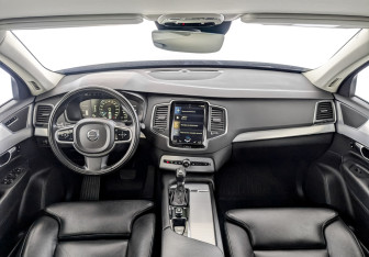 Подержанный автомобиль Volvo XC90 2018 года (14 фото)