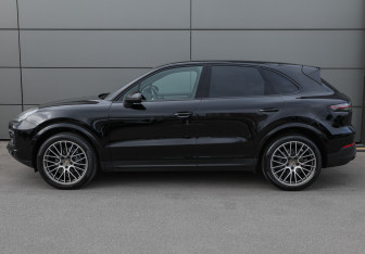 Подержанный автомобиль Porsche Cayenne 2022 года (7 фото)