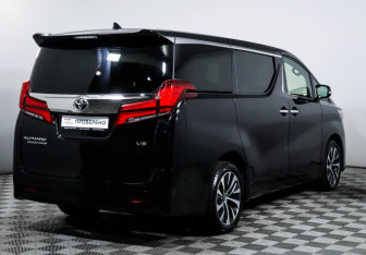 Подержанный автомобиль Toyota Alphard 2019 года (5 фото)